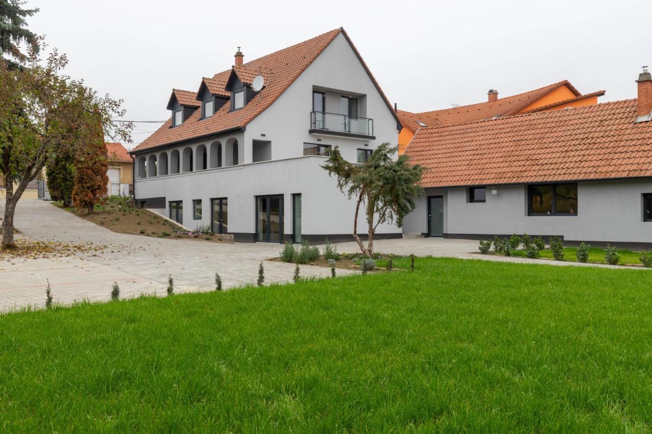 Villa Berc Egerszalók Екстериор снимка